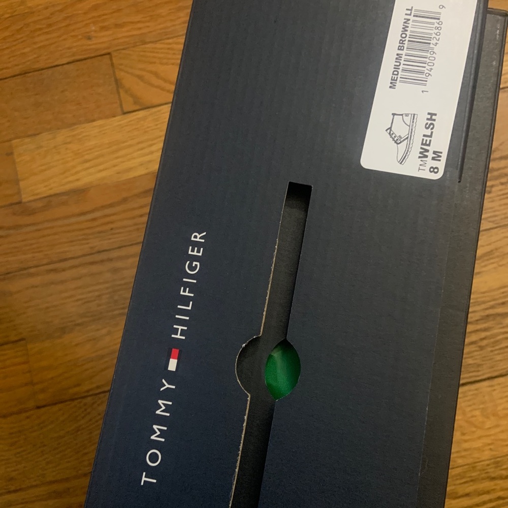 Tommy Hilfiger welsh size 8